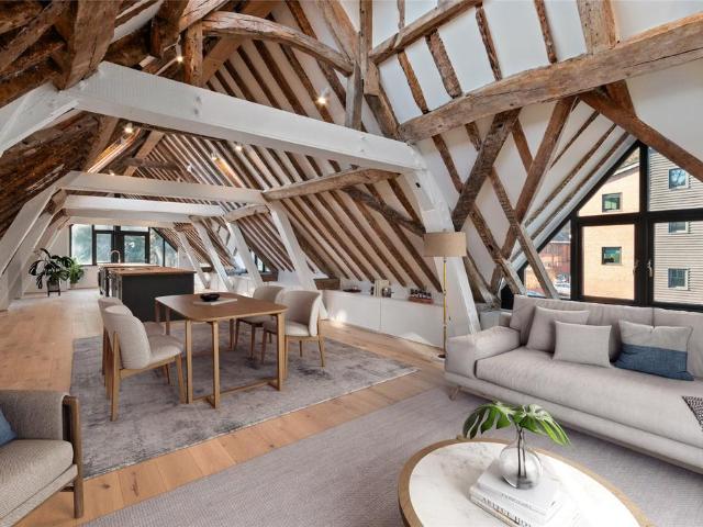 Flat for sale in Holloway Hill, Fole