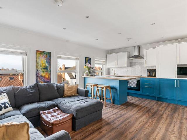 Flat for sale in London Borough of Croydon, Greater London
