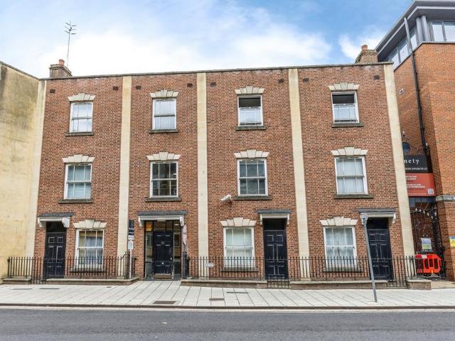 Flat for sale in Redcliffe, Feckenham
