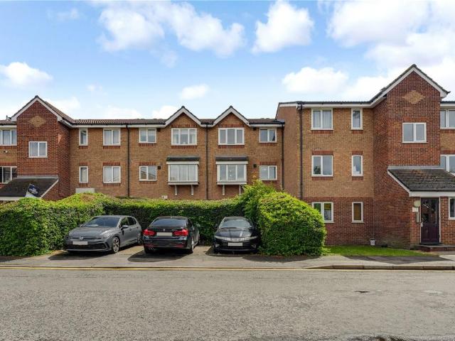 Flat for sale in Chadwell Heath, Isle Of Man