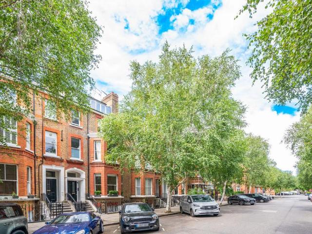 Flat for sale in Maida Vale, Greater London
