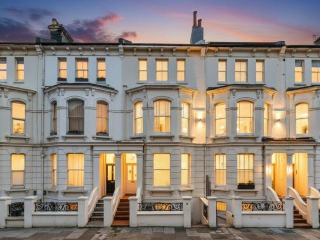 Flat for sale in Round Hill, Brighton & Hove
