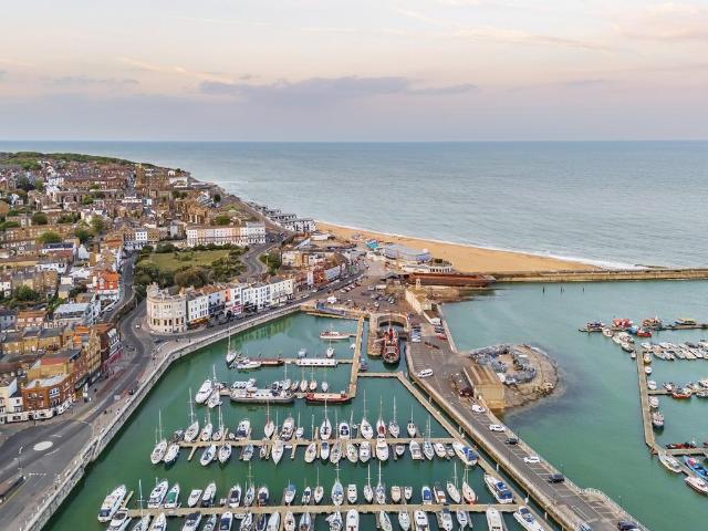 Flat for sale in East Cliff, Acol
