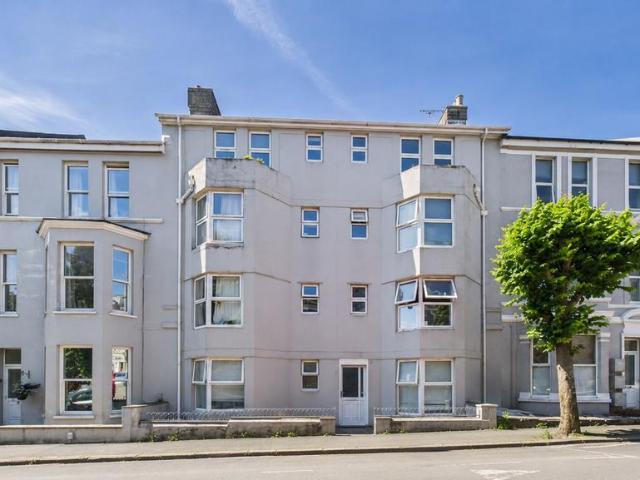 Flat for sale in West Hoe, Mount Wise