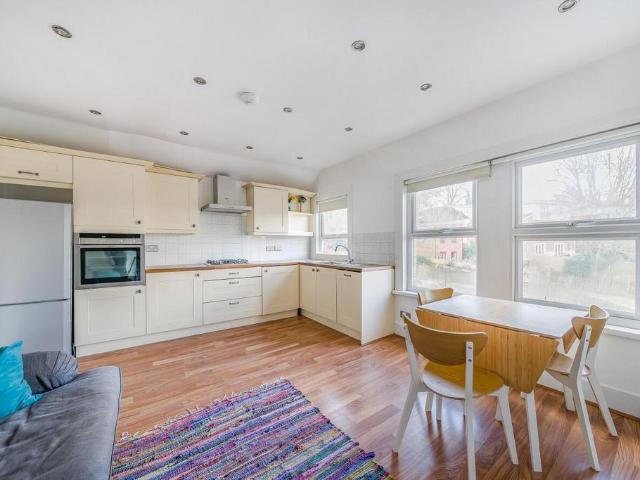 Flat for sale in London Borough of Islington, Greater London