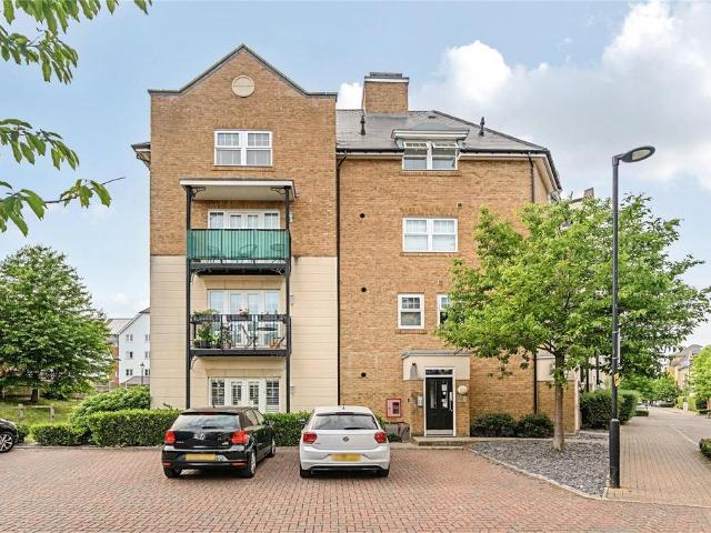 Flat for sale in Bromley Common, Greater London