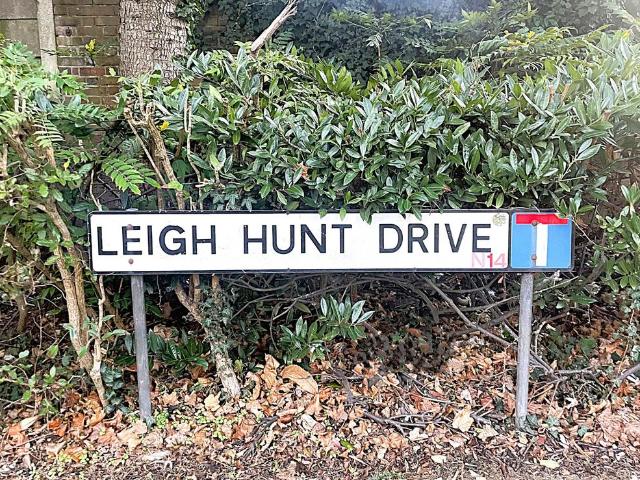 Flat for sale in Southgate, Greater London