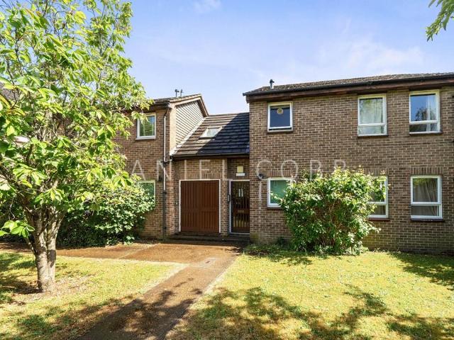 Flat for sale in Elephant and Castle, Greater London