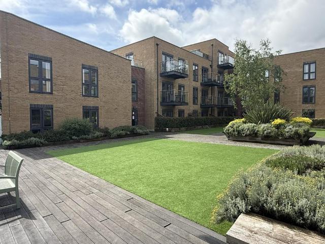 Flat for sale in Pouchen End, Hertfordshire