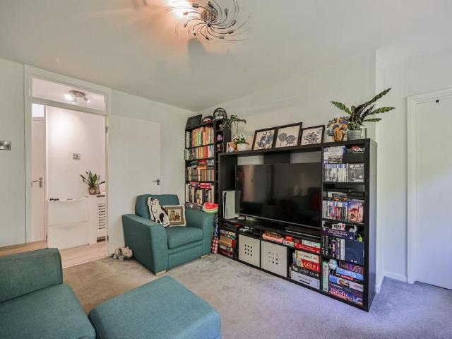 Flat for sale in Manor Park, Greater London