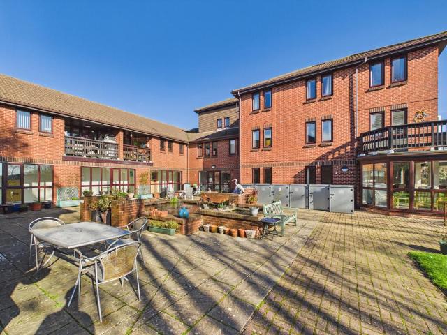Flat for sale in Helford, Hampshire