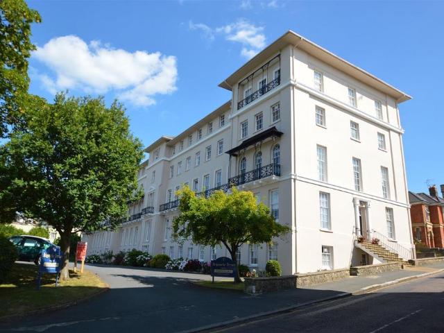 Flat for sale in Binstead, Ryde
