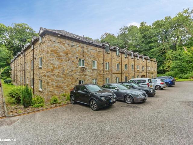 Flat for sale in Limehurst, Greenheys
