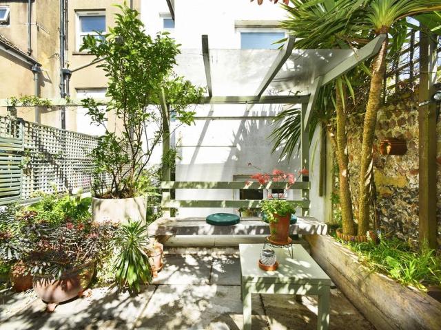 Flat for sale in Queen's Park, Brighton & Hove