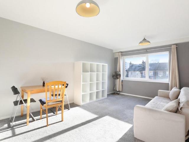 Flat for sale in Loughborough Junction, Greater London