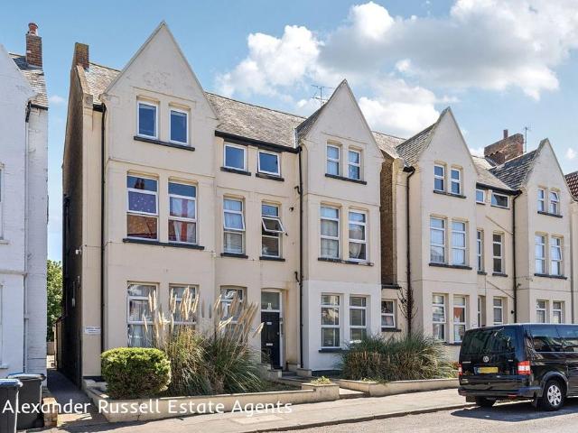 Flat for sale in Cliftonville West, Acol