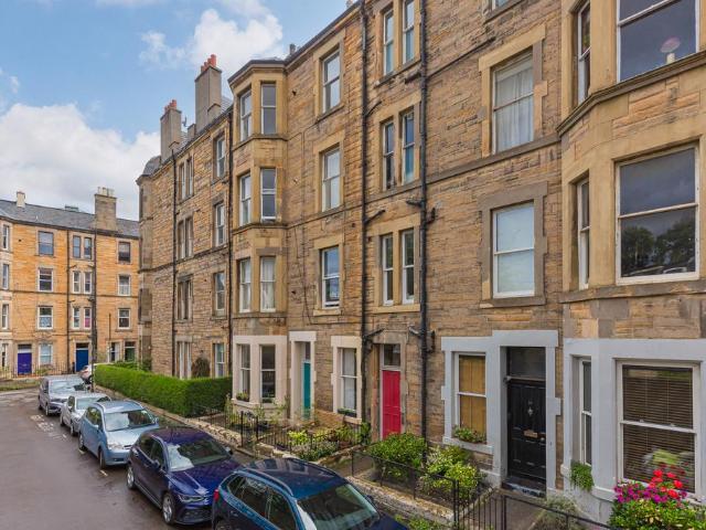 Flat for sale in Bruntsfield, Scotland