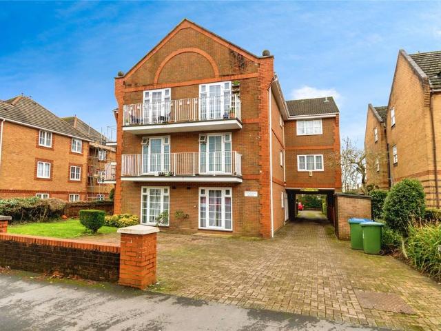 Flat for sale in Westwood Park, City Of Southampton