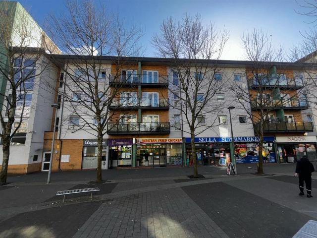 Flat for sale in Hatfield, Fretherne