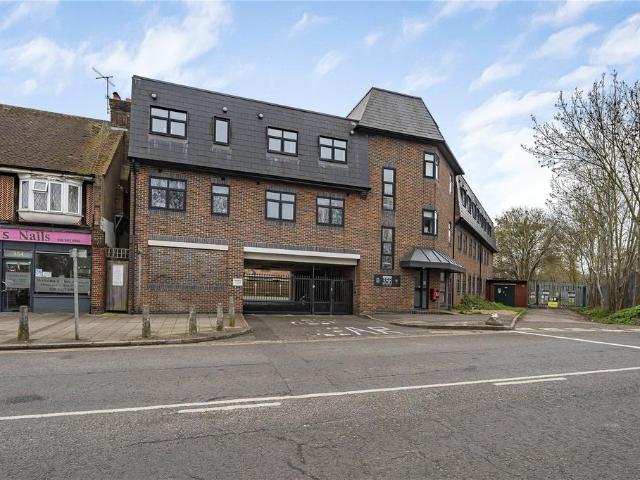 Flat for sale in London Borough of Merton, Greater London