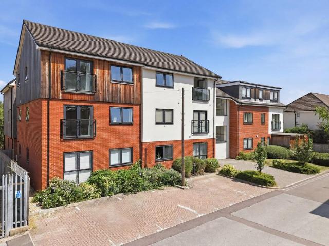 Flat for sale in King's Walden, Hertfordshire