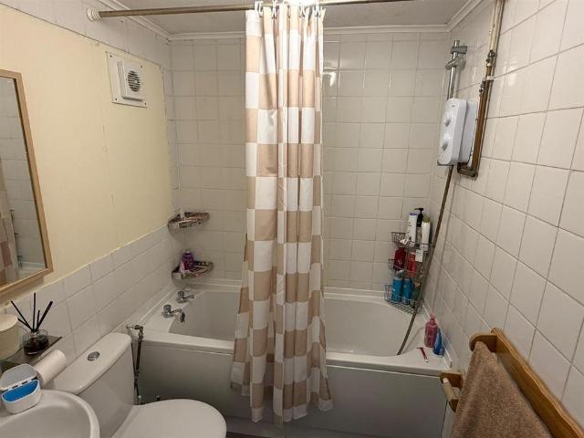 Flat for sale in Milton Keynes