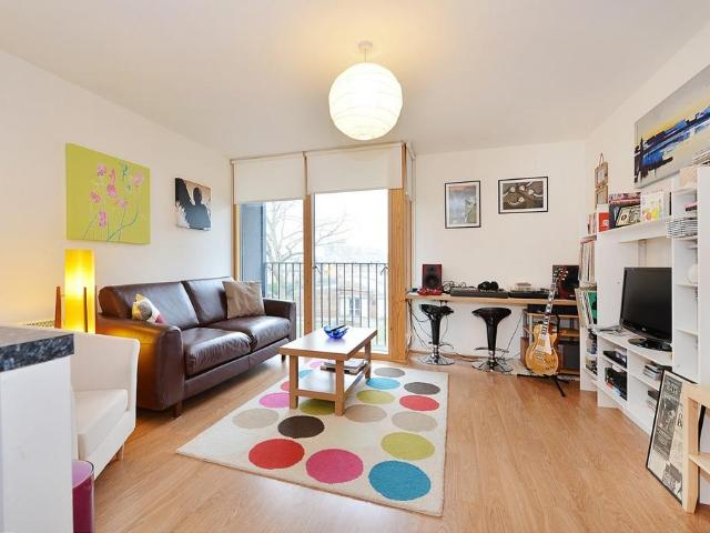 Flat for sale in West Kensington, Greater London