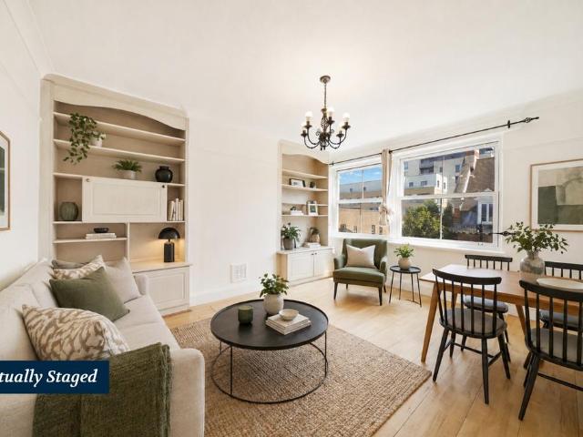 Flat for sale in Old Ford, Bow