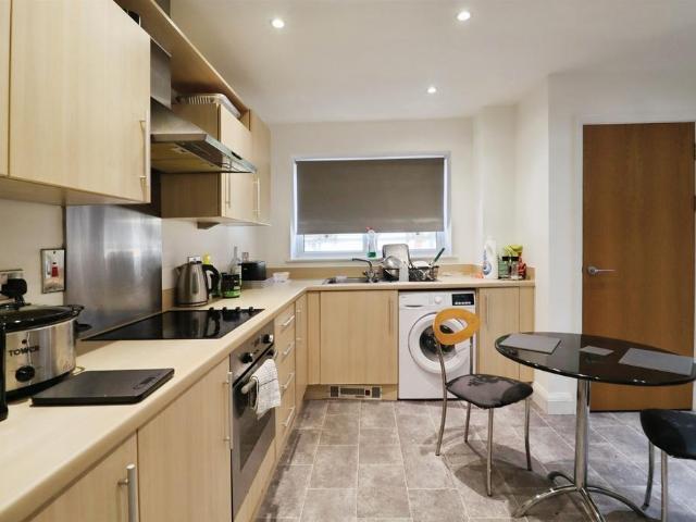Flat for sale in Barry Island, Barry
