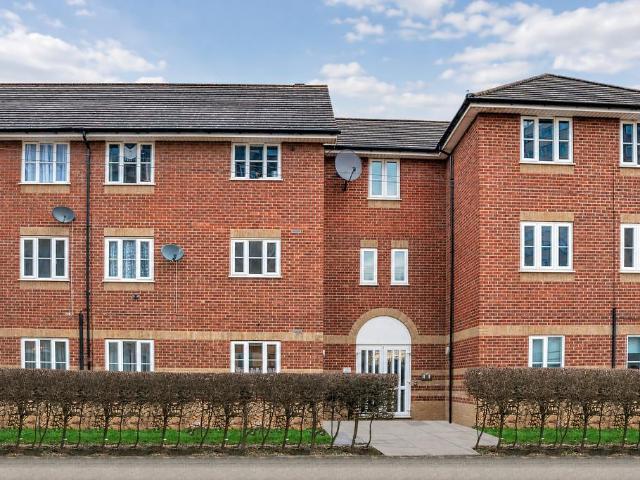 Flat for sale in Southend City Centre Neighbourhood, Southend-on-Sea