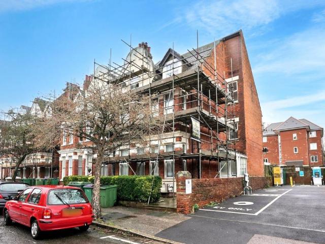 Flat for sale in Folkestone