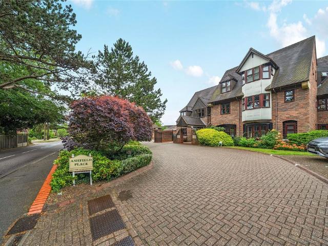 Flat for sale in Chislehurst, Greater London