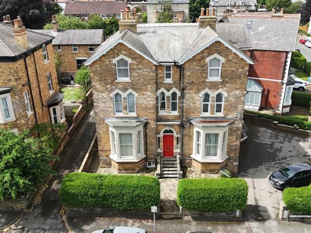 Flat for sale in South Cliff, Kepwick