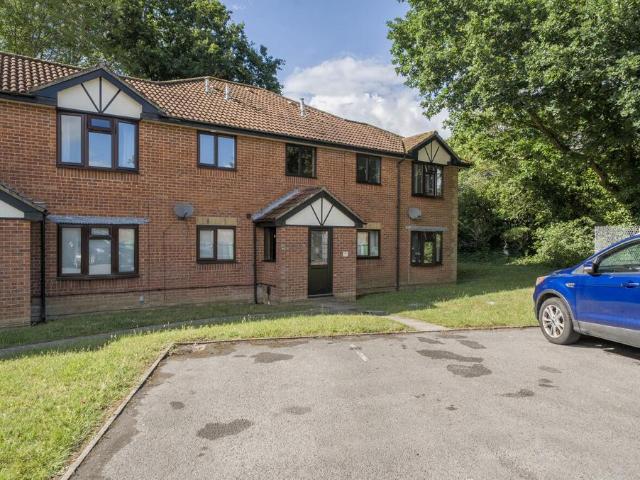 Flat for sale in Hedge End, Helford