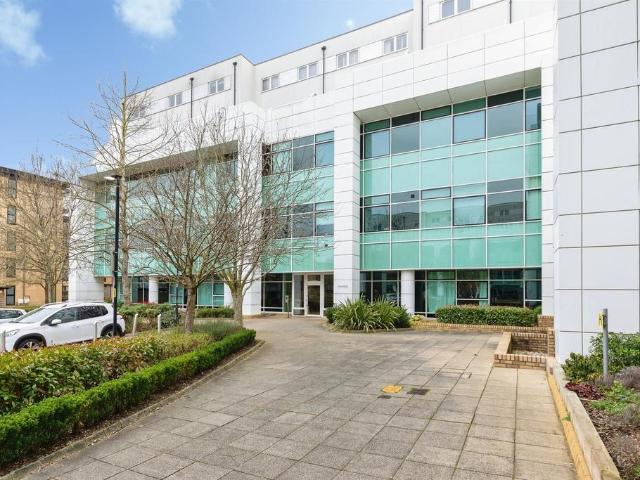 Flat for sale in Fretherne, Hertfordshire