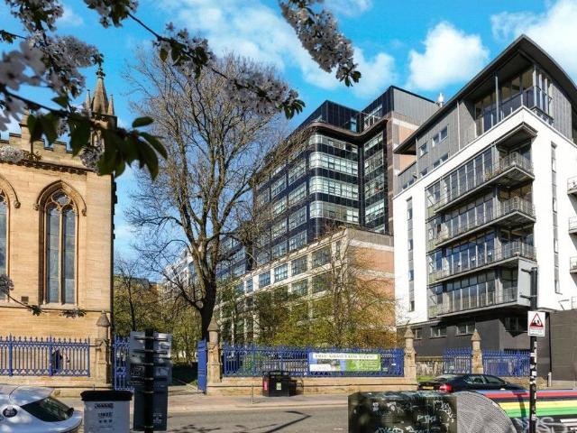 Flat for sale in Merchant City, Scotland