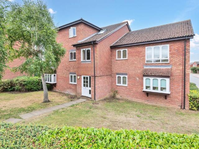 Flat for sale in Huntingdon, Cambridgeshire