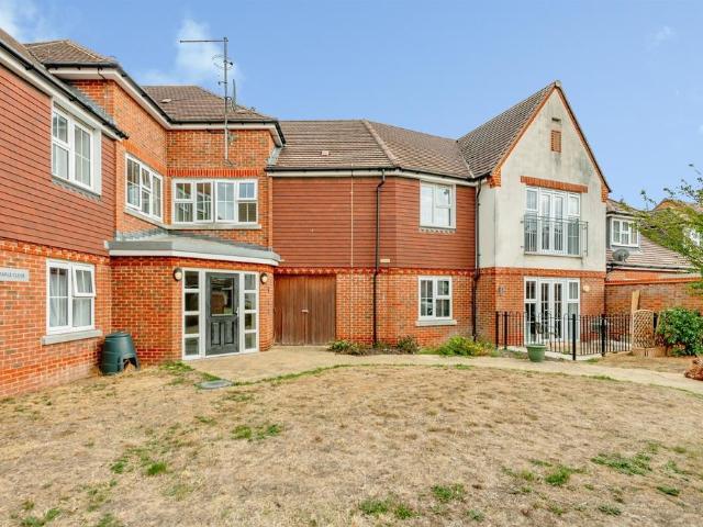 Flat for sale in Greenfields, Red Hill