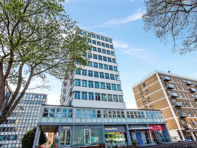 Flat for sale in Alton Barnes, Essex