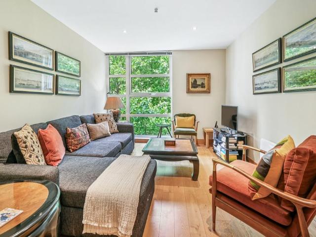 Flat for sale in Greater London