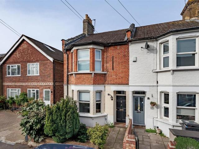 Flat for sale in Chingford, Greater London