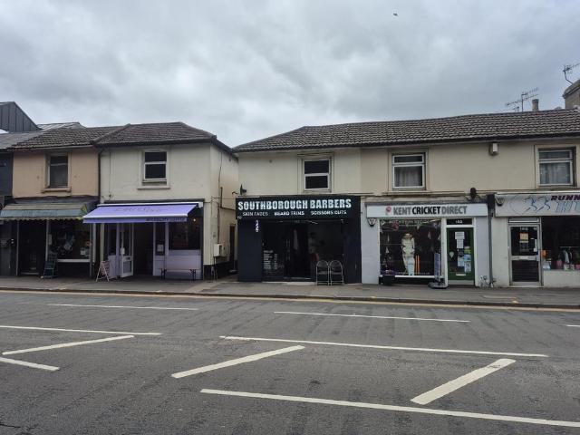 Flat for sale in Southborough, Sandown Park