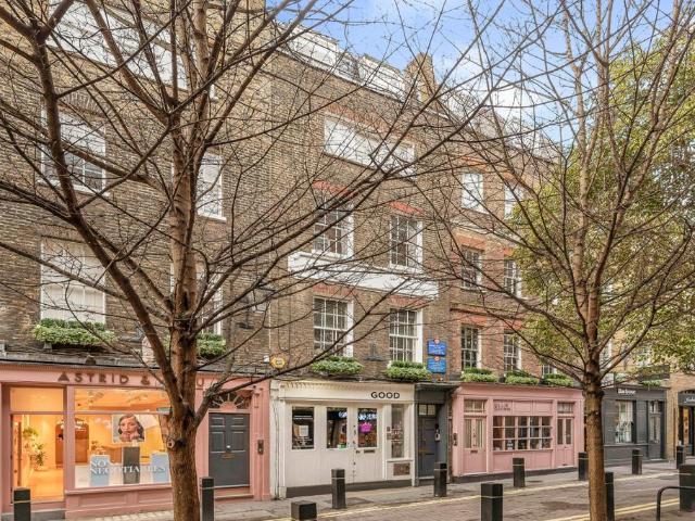 Flat for sale in Seven Dials, Bloomsbury