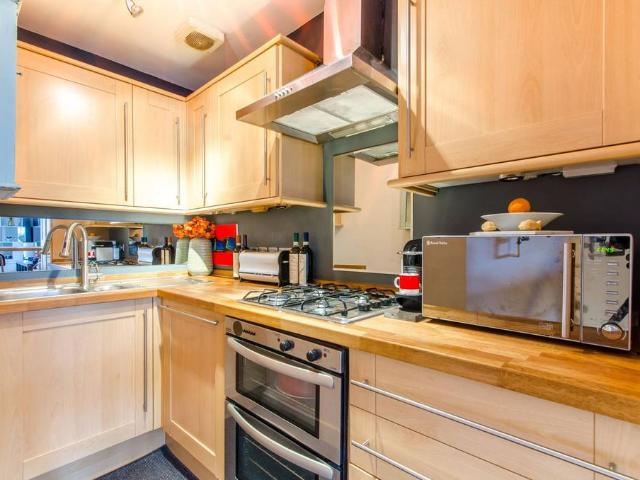Flat for sale in South Hackney, Greater London