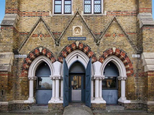 Flat for sale in Bromley-by-Bow, Greater London
