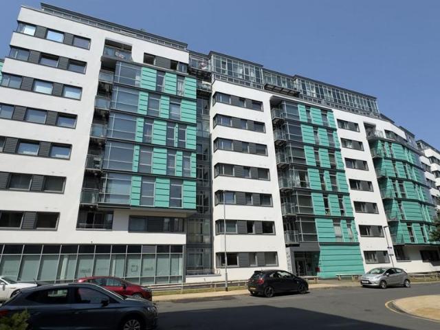 Flat for sale in Holbeck, West Yorkshire