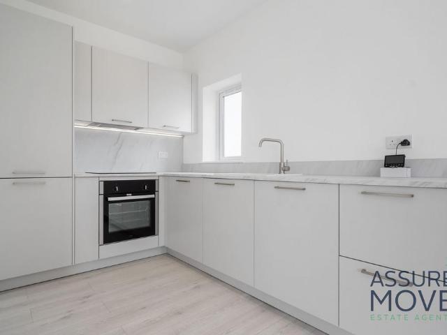 Flat for sale in Lower Edmonton, Edmonton