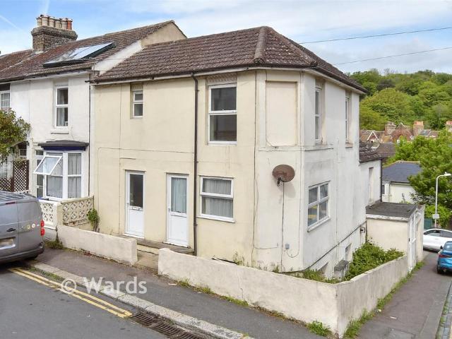 Flat for sale in Clarendon, Ash