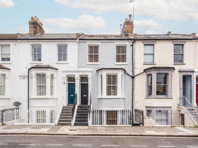 Flat for sale in Fulham, Walham Green