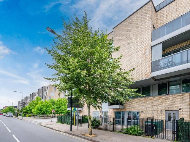 Flat for sale in Kensal Town, Maida Vale